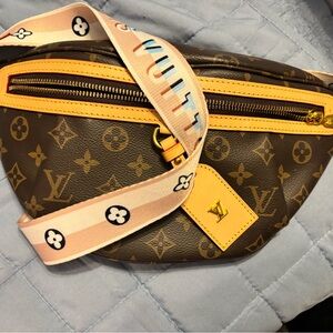 Bumbag with extra strap